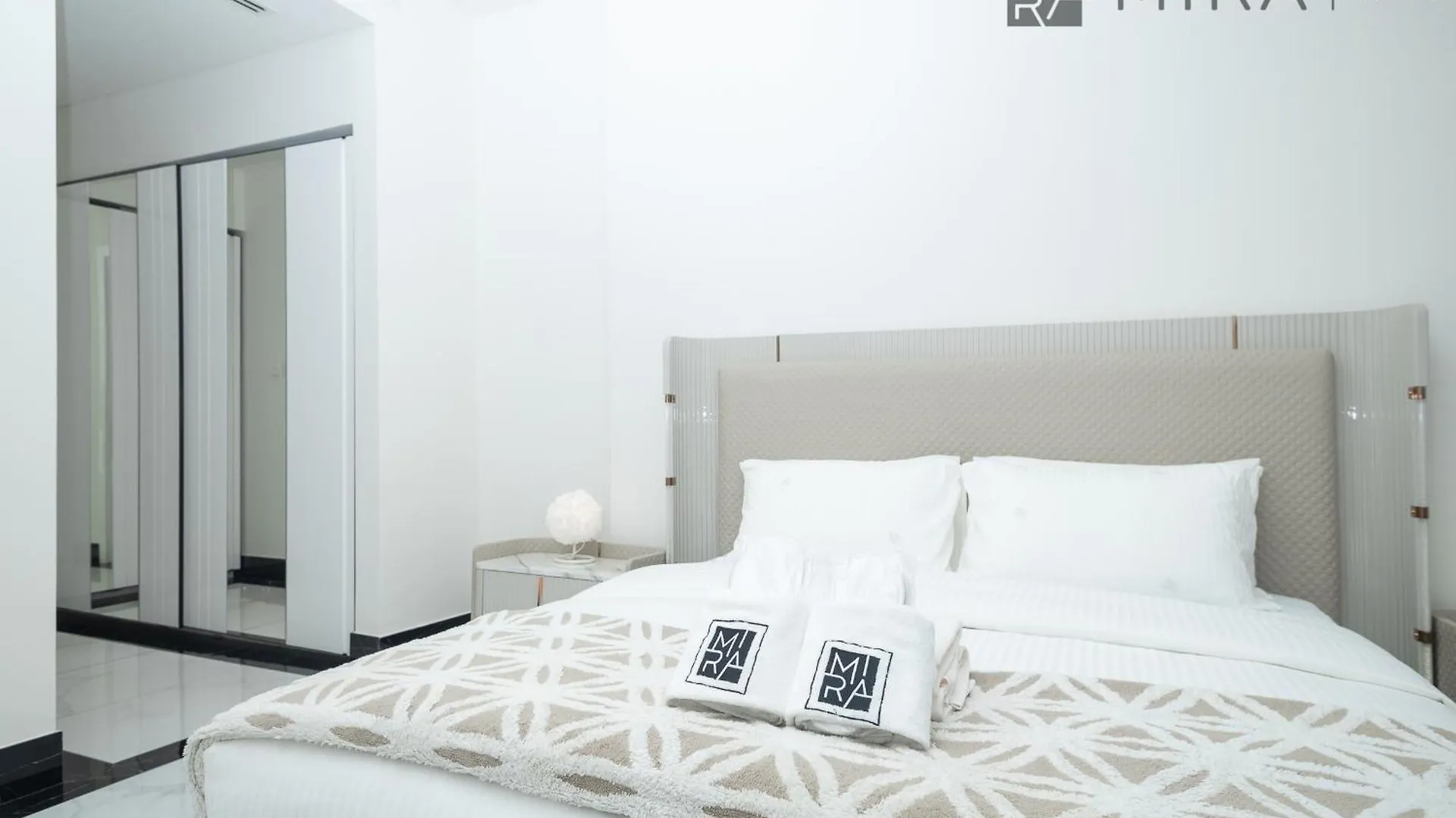 Daire Mira Holiday Homes - Newly 2 Bedroom With Balcony In Business Bay Dubai