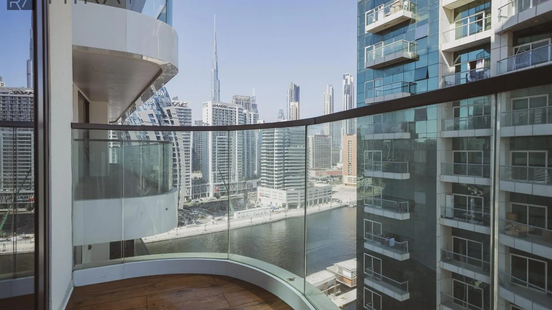 Mira Holiday Homes - Newly 2 Bedroom With Balcony In Business Bay دبي